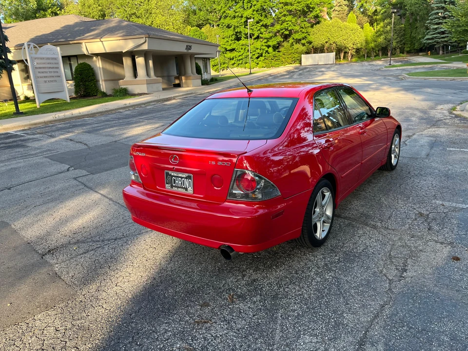 2004 Lexus IS 1st Gen - Image 15 of 31