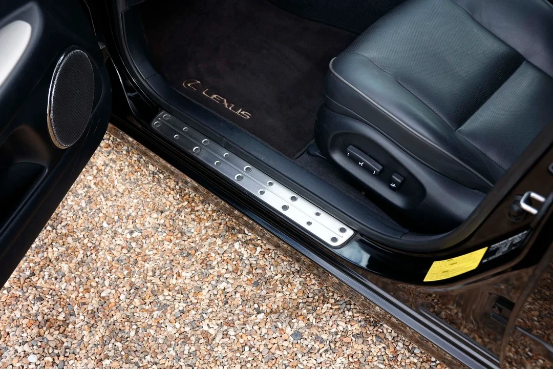 2004 Lexus IS 1st Gen - Image 27 of 30