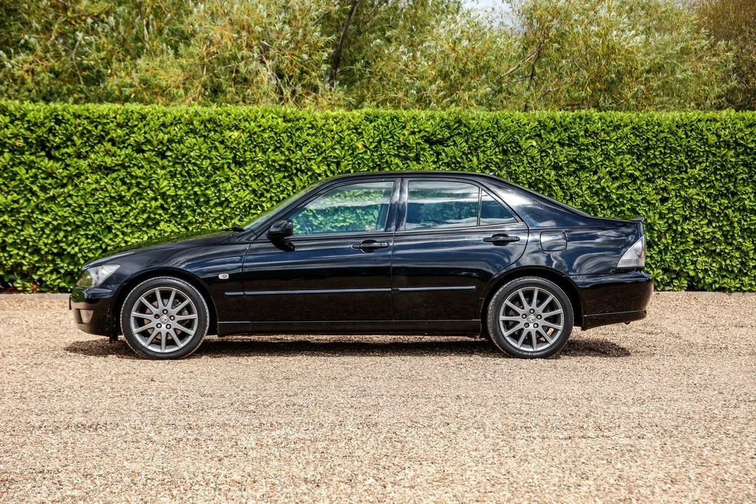 2004 Lexus IS 1st Gen - Image 8 of 30