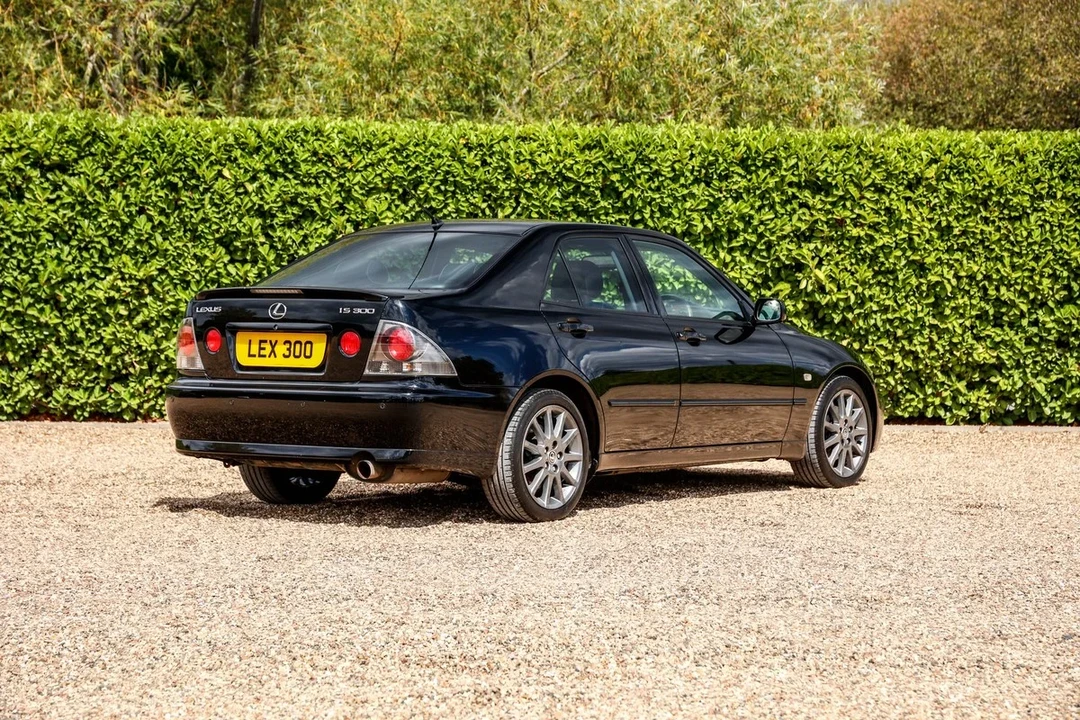 2004 Lexus IS 1st Gen - Image 6 of 30