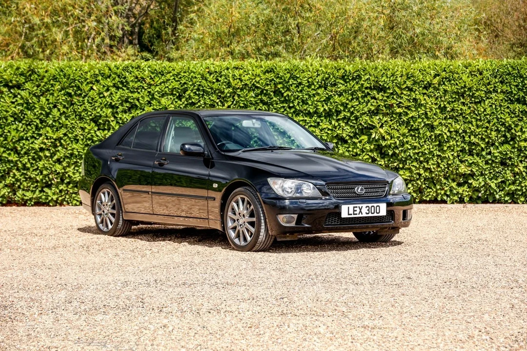 2004 Lexus IS 1st Gen - Image 2 of 30