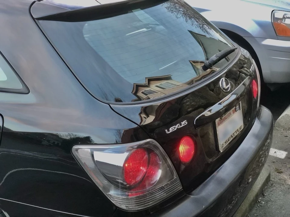 2004 Lexus IS 1st Gen - Image 11 of 19