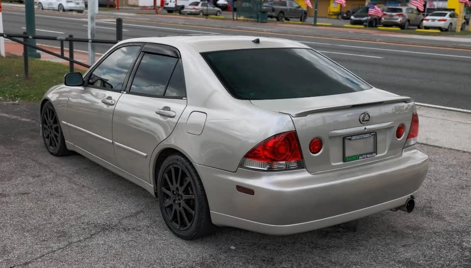 2004 Lexus IS 1st Gen - Image 4 of 4