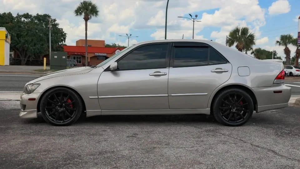 2004 Lexus IS 1st Gen - Image 2 of 4