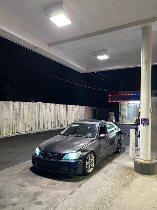 2004 Lexus IS 1st Gen - Image 3 of 15