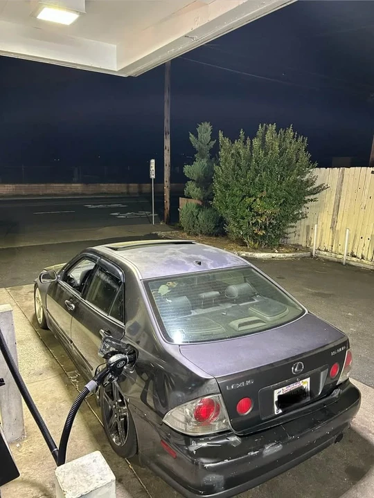 2004 Lexus IS 1st Gen - Image 14 of 15