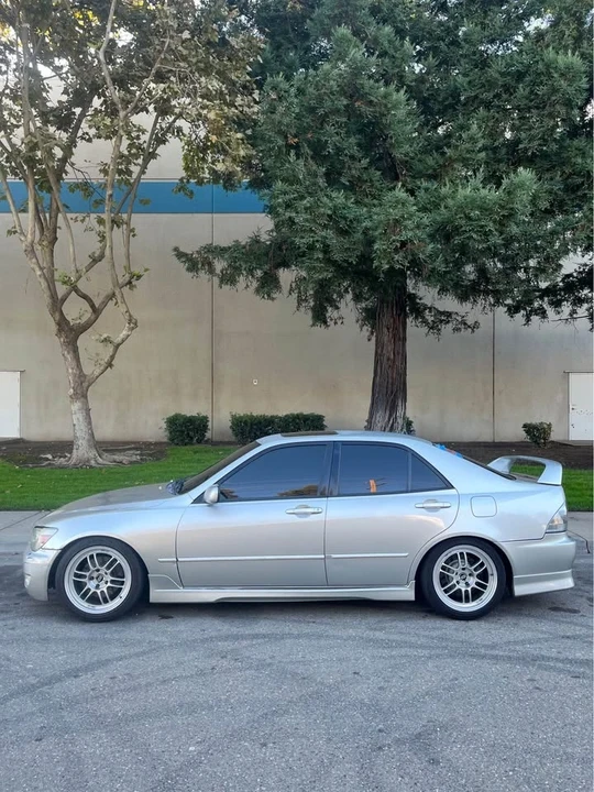 2004 Lexus IS 1st Gen - Image 8 of 18