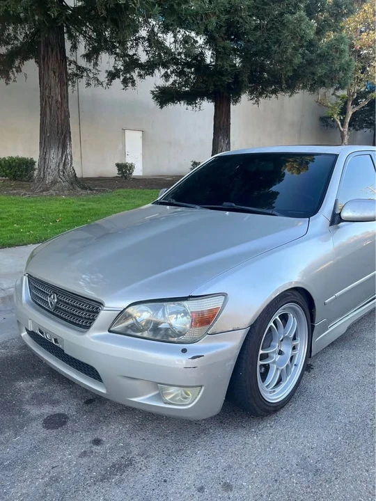 2004 Lexus IS 1st Gen - Image 10 of 18