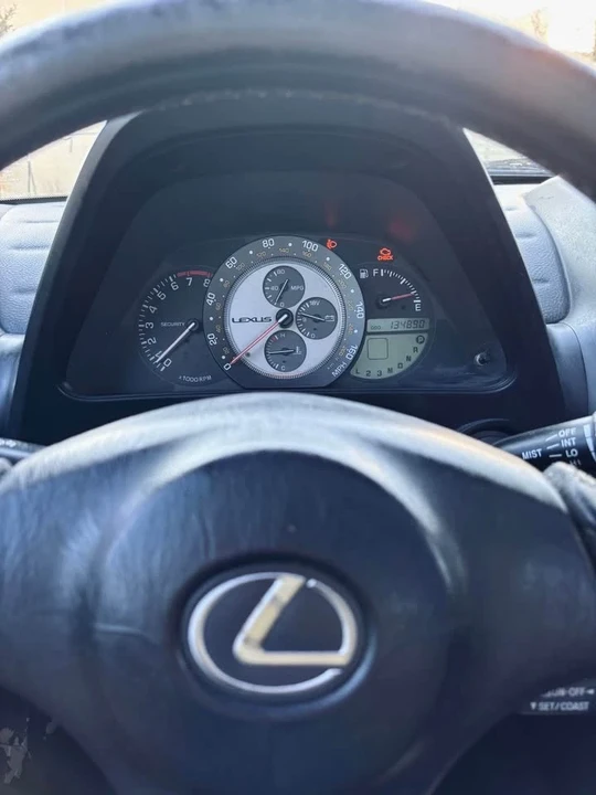 2004 Lexus IS 1st Gen - Image 10 of 12