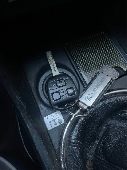 2004 Lexus IS 1st Gen - Image 12 of 18