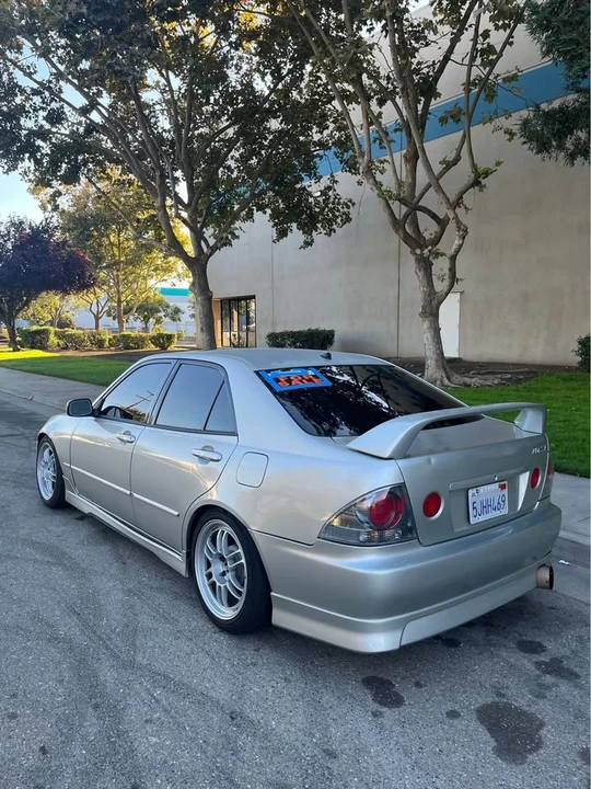 2004 Lexus IS 1st Gen - Image 2 of 18