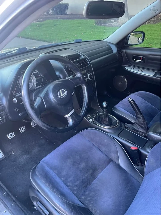 2004 Lexus IS 1st Gen - Image 11 of 18