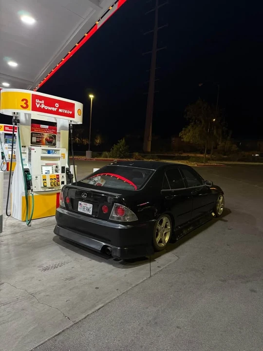 2004 Lexus IS 1st Gen - Image 2 of 7