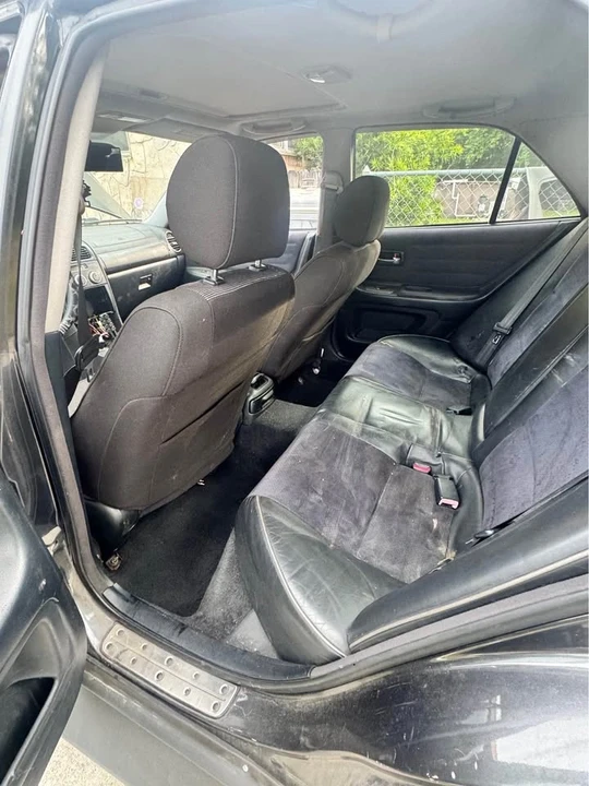 2004 Lexus IS 1st Gen - Image 5 of 11