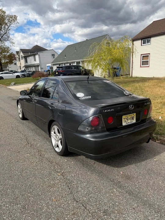 2004 Lexus IS 1st Gen - Image 4 of 19