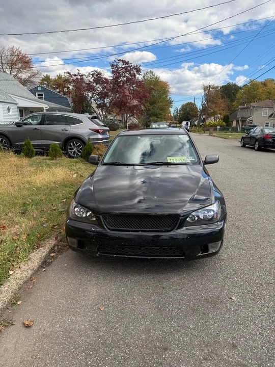 2004 Lexus IS 1st Gen - Image 2 of 19
