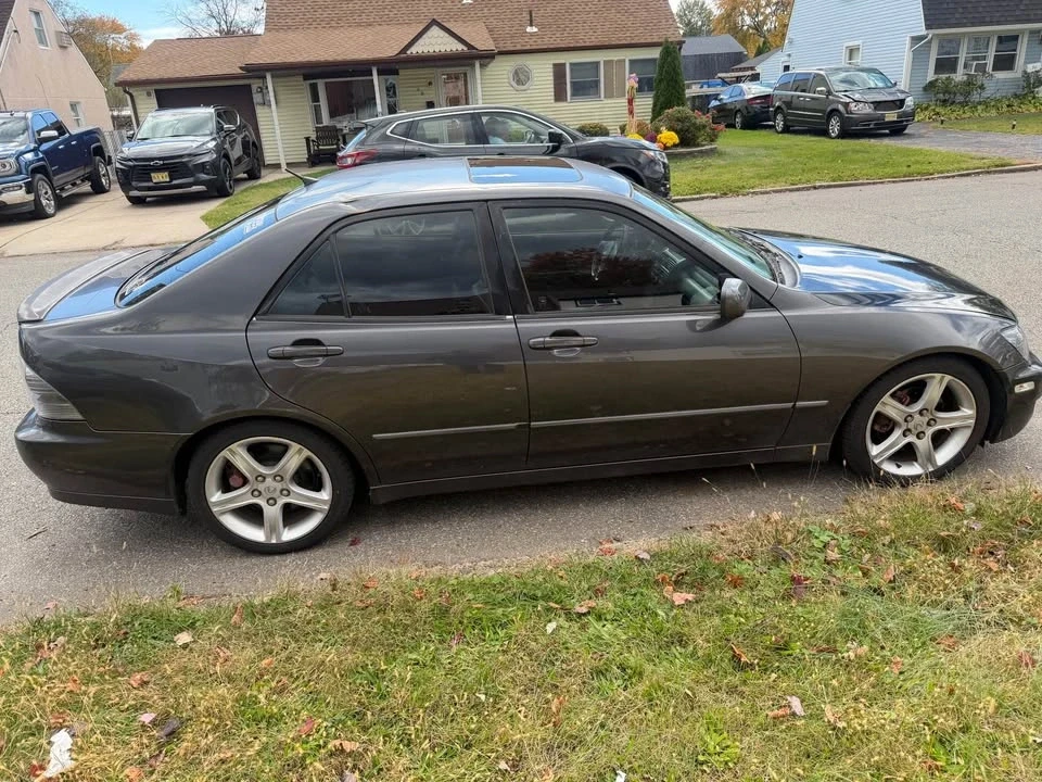 2004 Lexus IS 1st Gen - Image 10 of 19