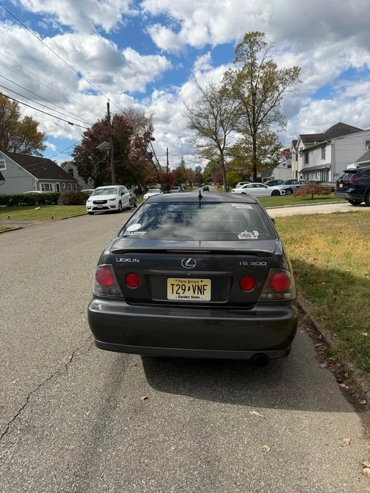 2004 Lexus IS 1st Gen - Image 5 of 19