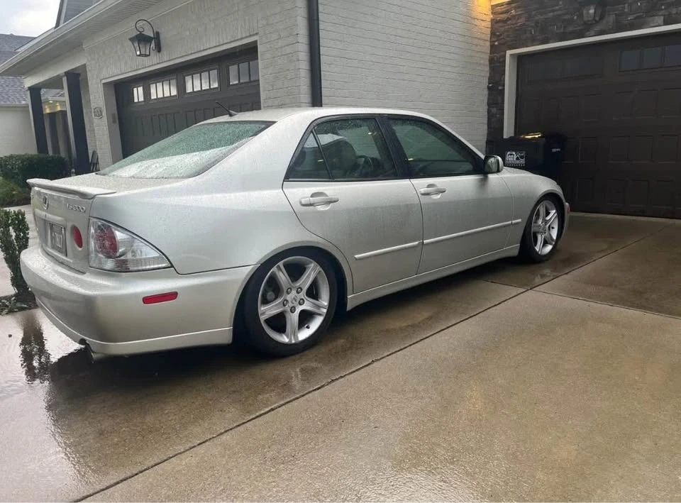 2004 Lexus IS 1st Gen - Image 5 of 5