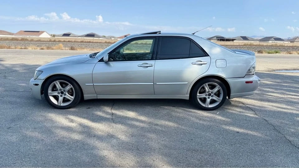 2004 Lexus IS 1st Gen - Image 2 of 15
