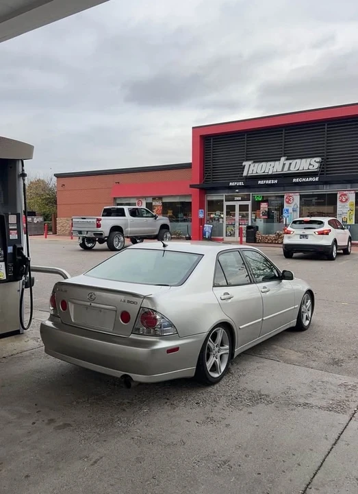 2004 Lexus IS 1st Gen - Image 3 of 5