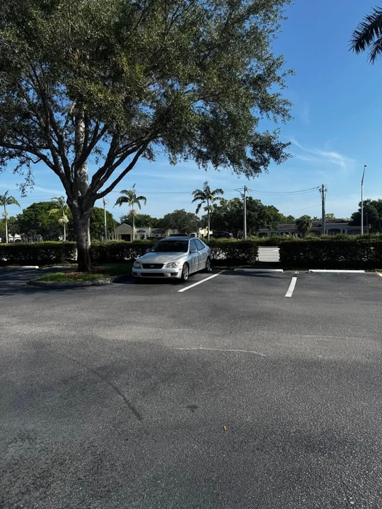 2004 Lexus IS 1st Gen - Image 2 of 7