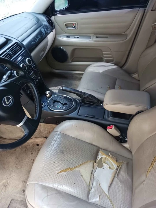 2004 Lexus IS 1st Gen - Image 8 of 11