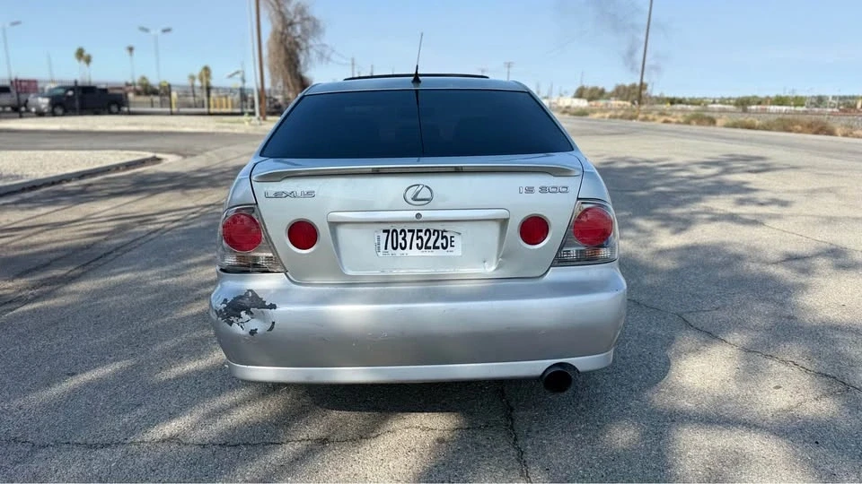 2004 Lexus IS 1st Gen - Image 4 of 15