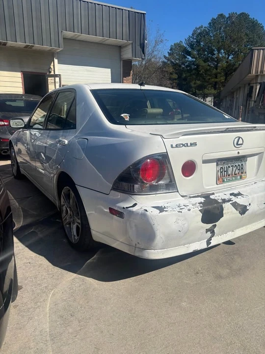 2004 Lexus IS 1st Gen - Image 2 of 3