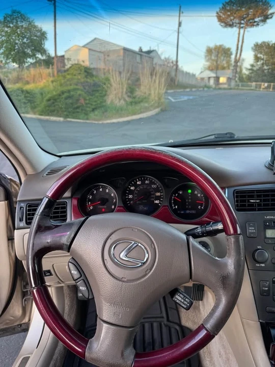 2004 Lexus IS 1st Gen - Image 7 of 11