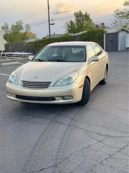 2004 Lexus IS 1st Gen - Image 4 of 11