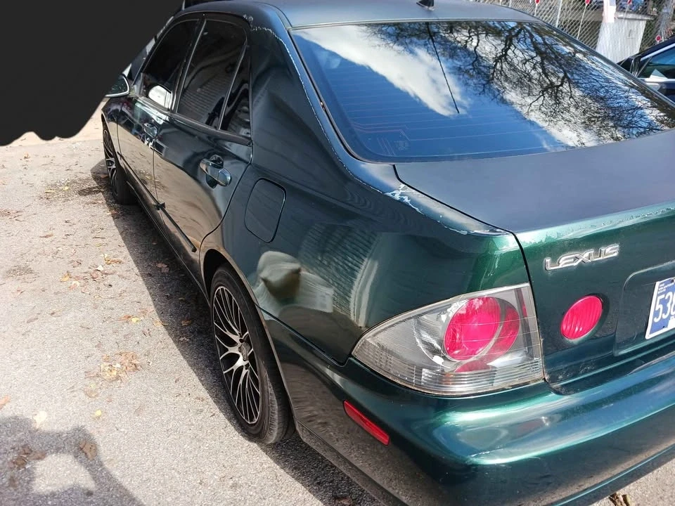 2004 Lexus IS 1st Gen - Image 5 of 11