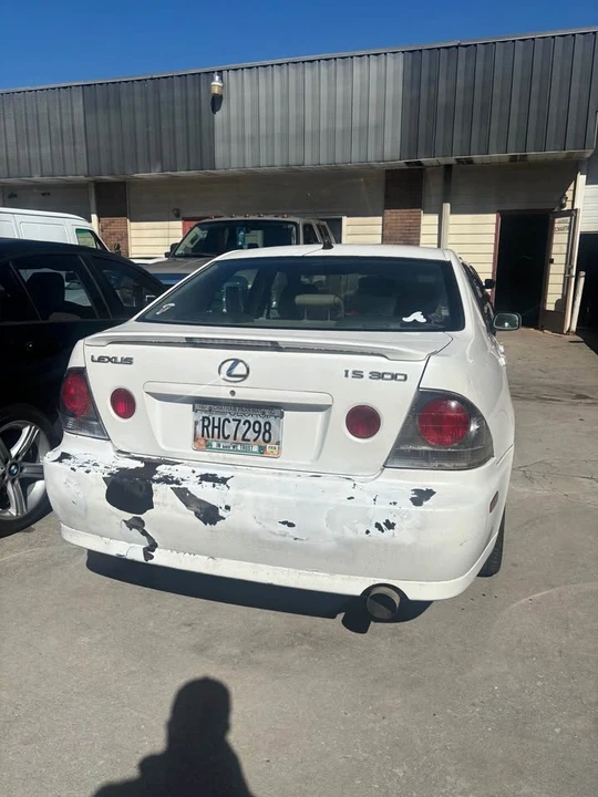 2004 Lexus IS 1st Gen - Image 3 of 3