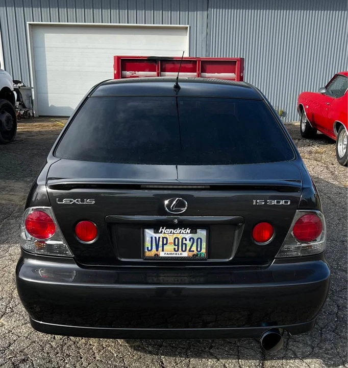 2004 Lexus IS 1st Gen - Image 4 of 9