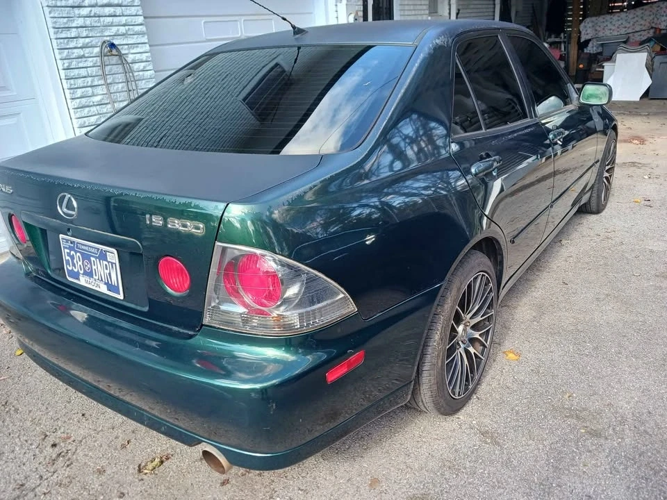 2004 Lexus IS 1st Gen - Image 4 of 11