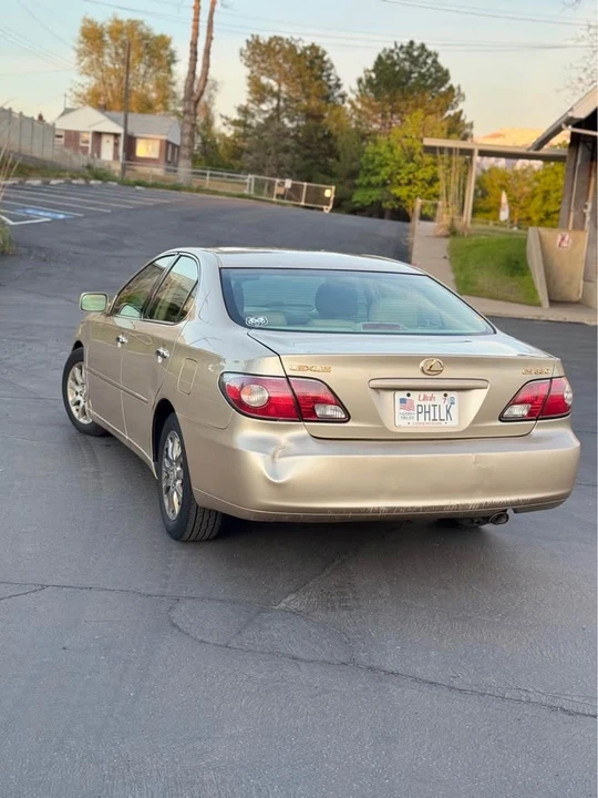 2004 Lexus IS 1st Gen - Image 5 of 11