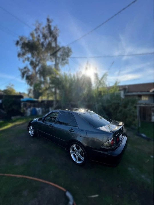 2004 Lexus IS 1st Gen - Image 4 of 10