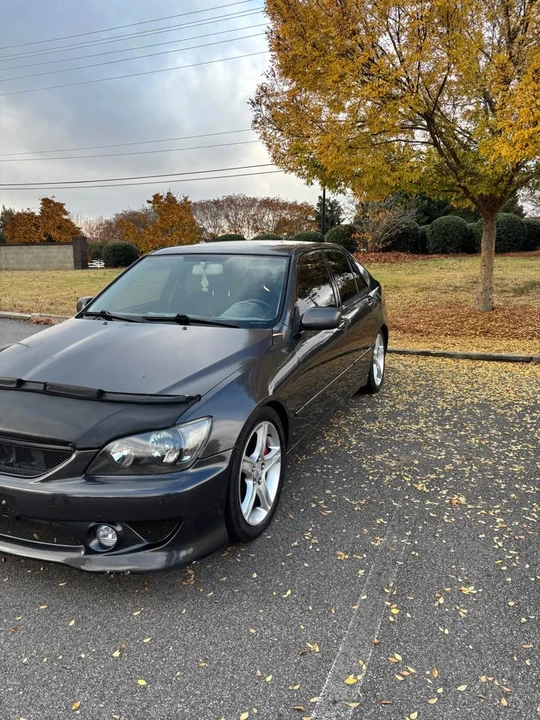 2004 Lexus IS 1st Gen - Image 2 of 10