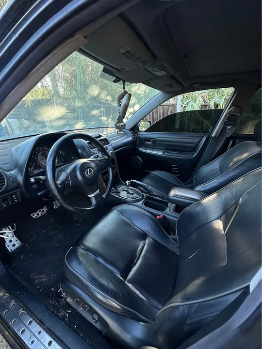 2004 Lexus IS 1st Gen - Image 5 of 10