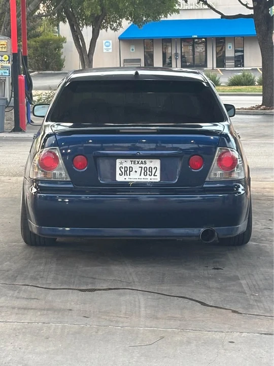 2004 Lexus IS 1st Gen - Image 4 of 6