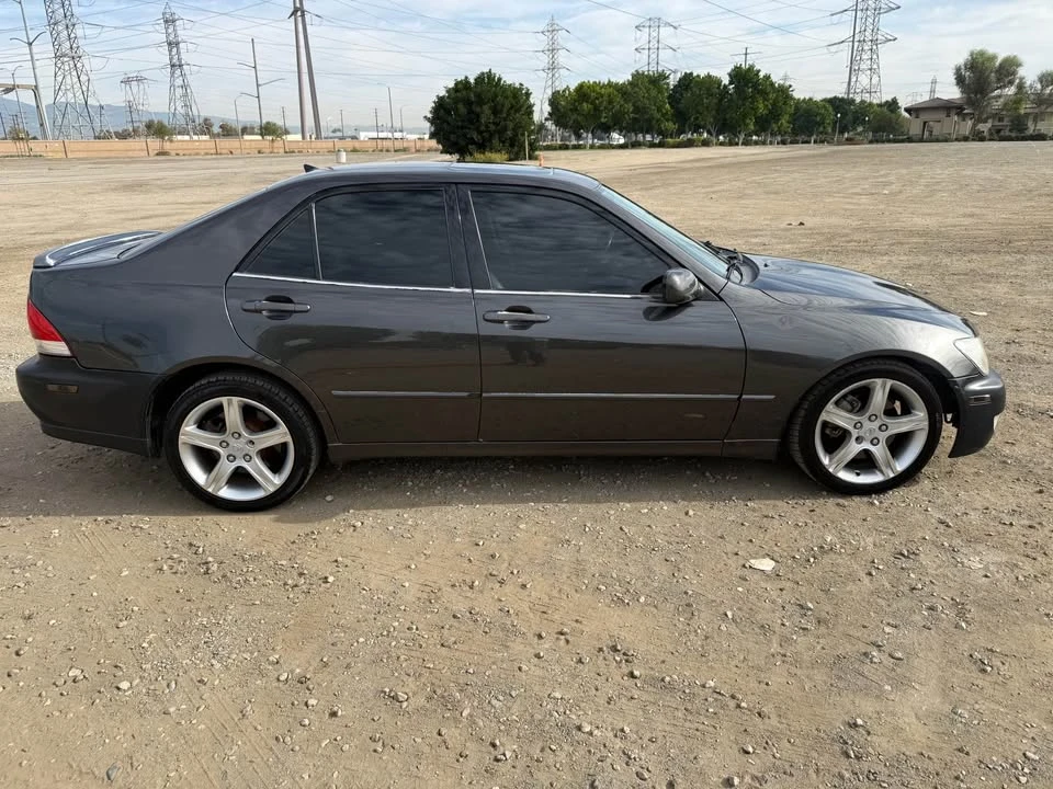 2004 Lexus IS 1st Gen - Image 4 of 9