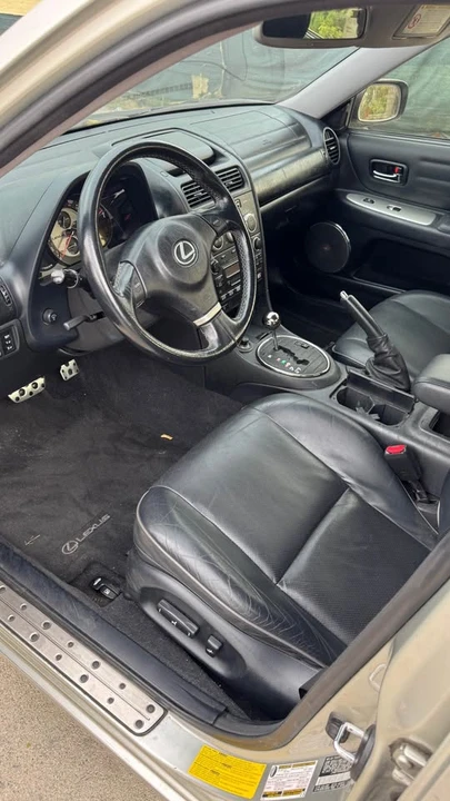 2004 Lexus IS 1st Gen - Image 6 of 19