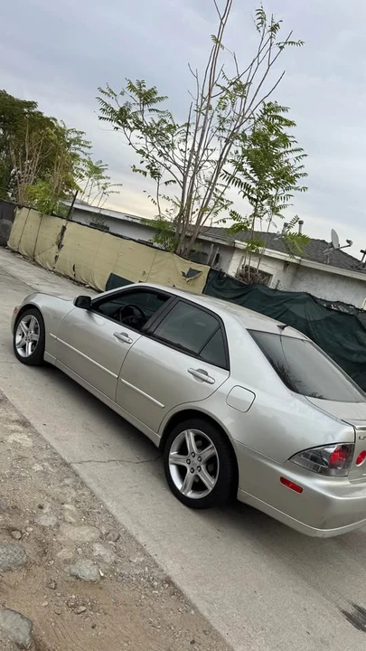 2004 Lexus IS 1st Gen - Image 3 of 19