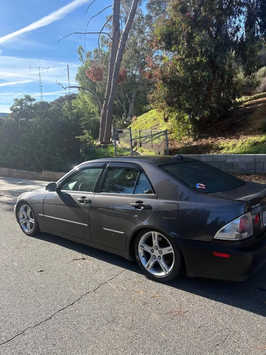 2004 Lexus IS 1st Gen - Image 2 of 3