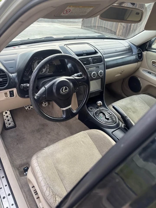 2004 Lexus IS 1st Gen - Image 5 of 8