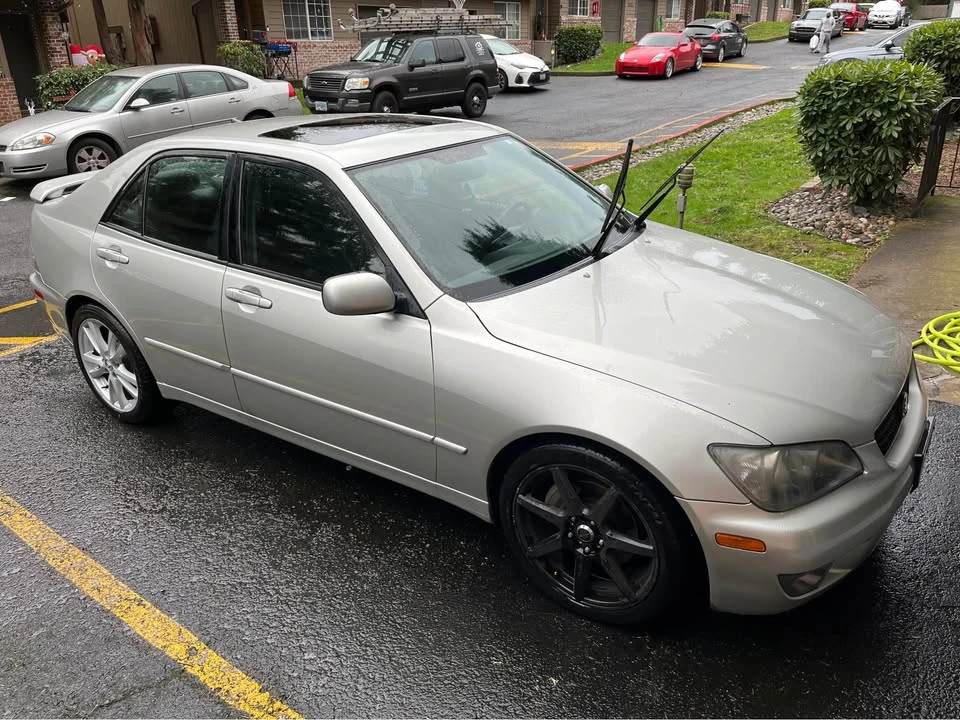 2004 Lexus IS 1st Gen - Image 5 of 13