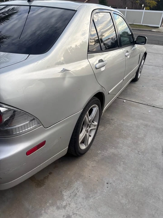 2004 Lexus IS 1st Gen - Image 4 of 8