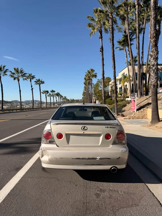 2004 Lexus IS 1st Gen - Image 5 of 11