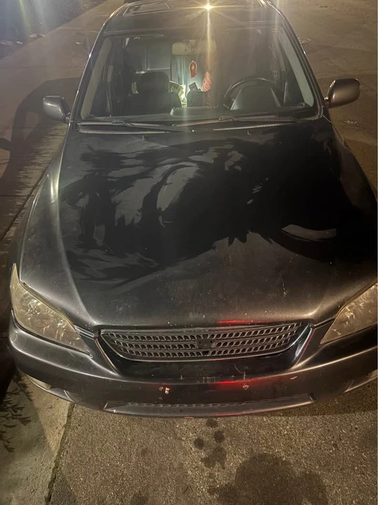 2004 Lexus IS 1st Gen - Image 2 of 2