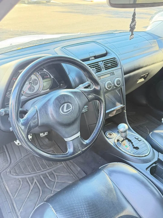 2004 Lexus IS 1st Gen - Image 10 of 13